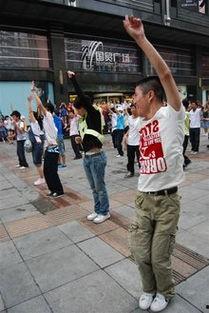 快闪族视频,瞬间点燃城市活力
